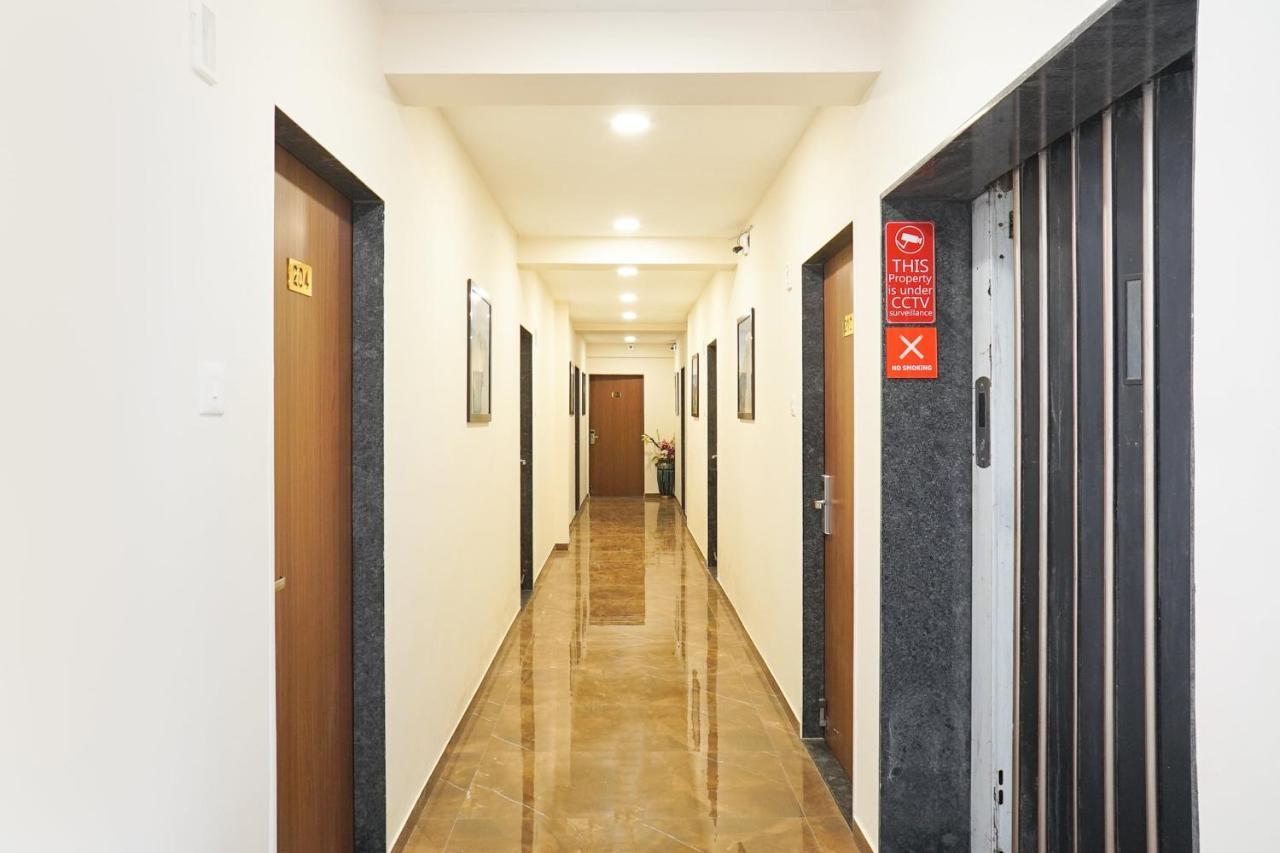 לונבלה Oyo 19182 Hotel Montana מראה חיצוני תמונה