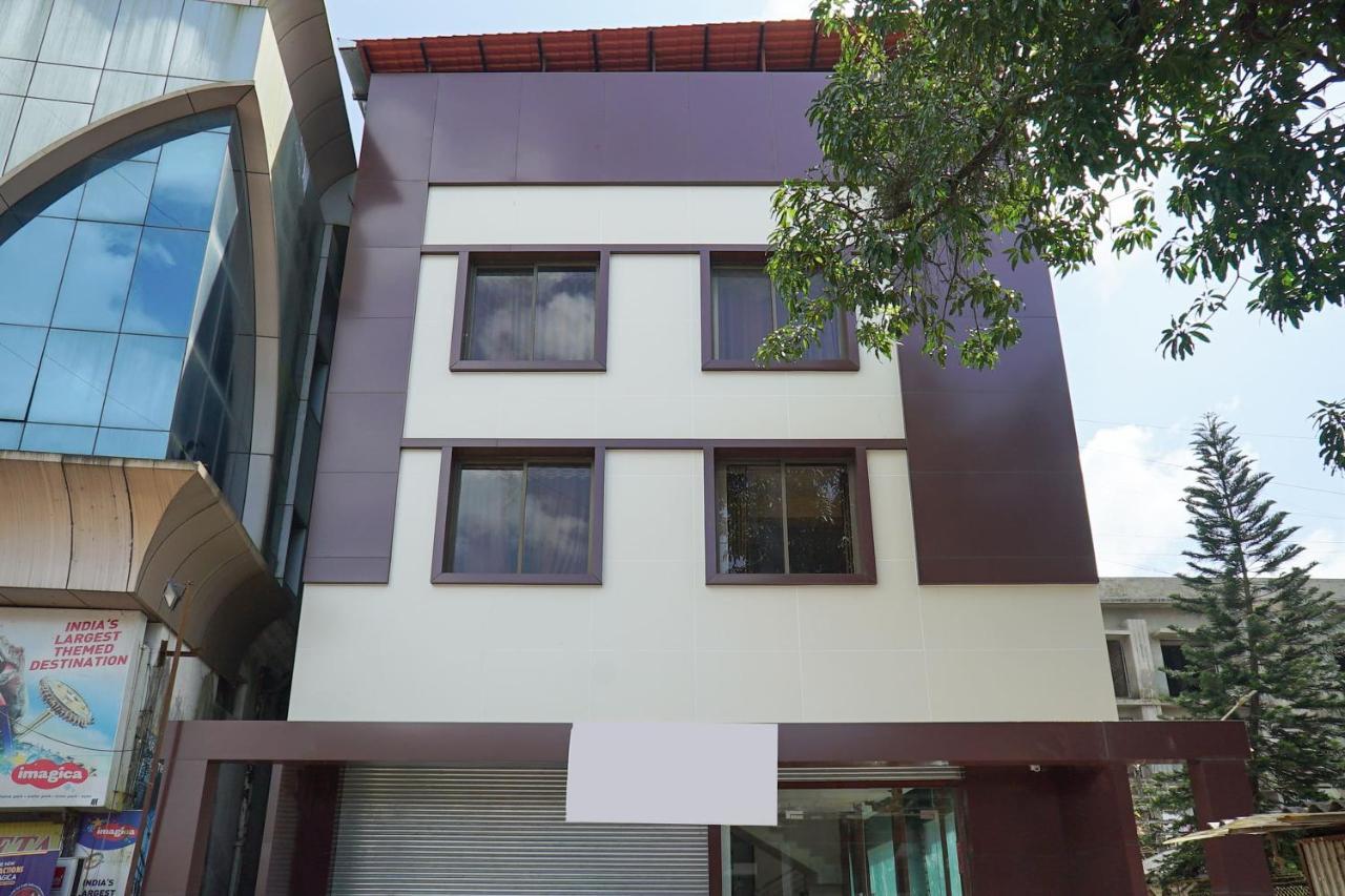 לונבלה Oyo 19182 Hotel Montana מראה חיצוני תמונה