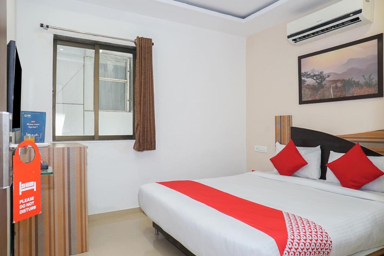 לונבלה Oyo 19182 Hotel Montana מראה חיצוני תמונה