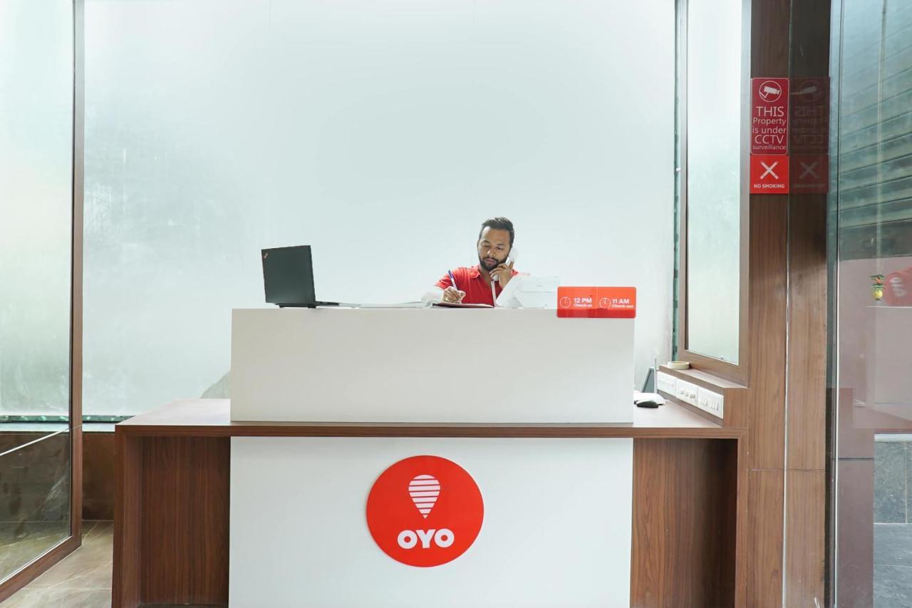לונבלה Oyo 19182 Hotel Montana מראה חיצוני תמונה
